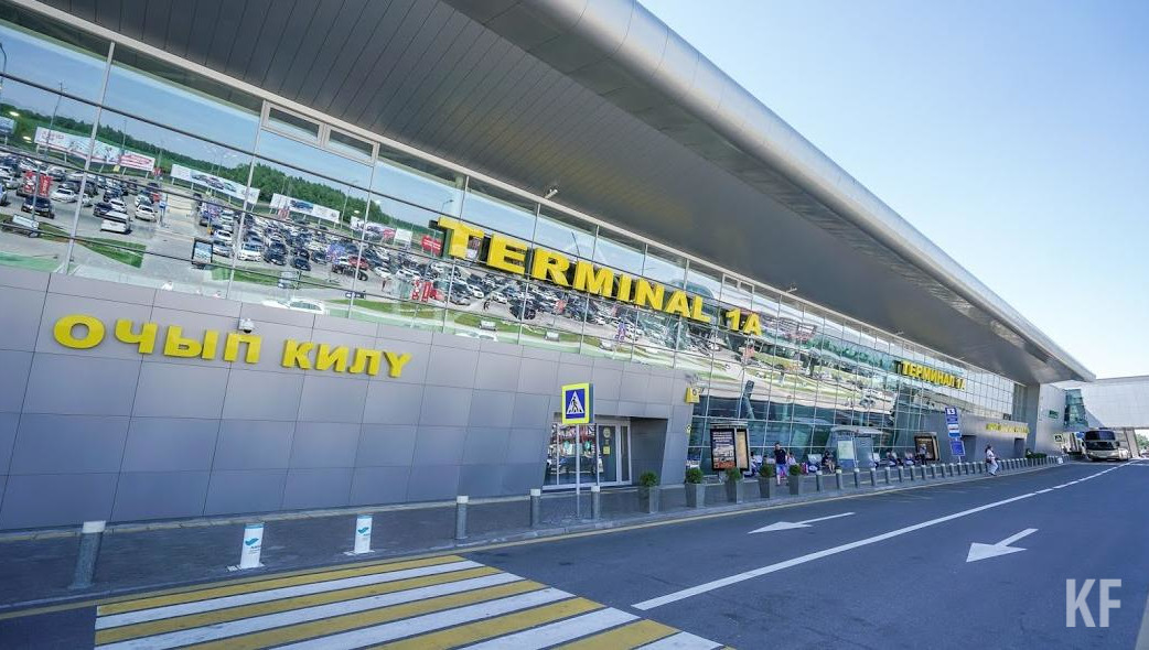 «Боинг 737» сделал 10 кругов над Казанью