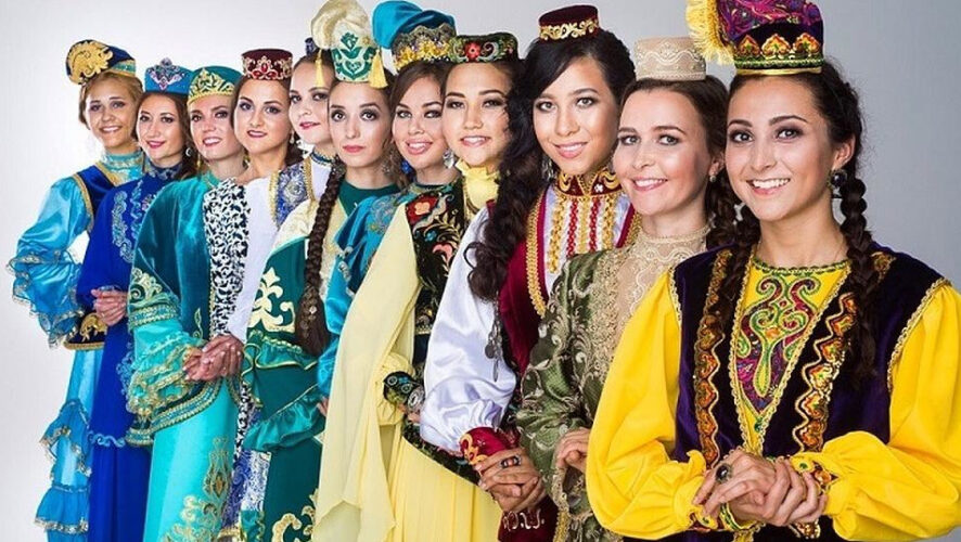 На звание лучшей татарской девушки претендуют 14 участниц из России и стран зарубежья.