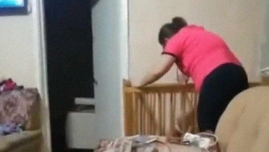 Теперь женщине грозит до семи лет лишения свободы. Детей у нее уже отобрали.