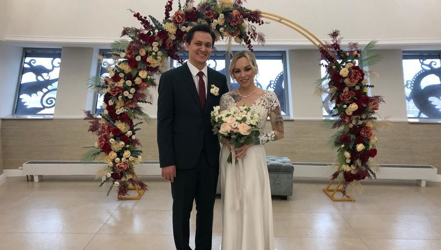 Тысячными молодоженами стали&nbsp;Роберт Минвалеев&nbsp;и&nbsp;Анастасия Степанова.