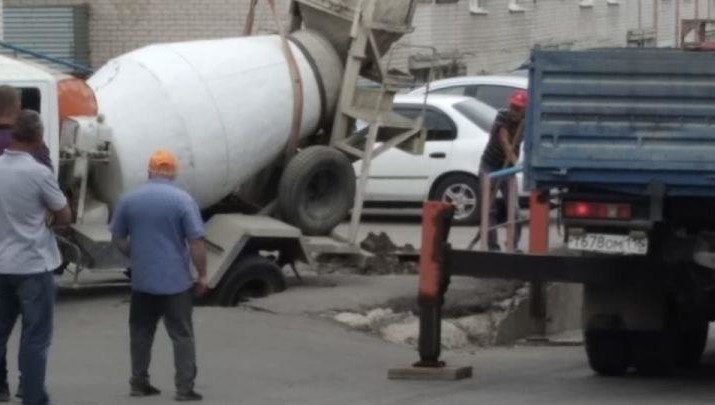 Инцидент произошел на перекрестке улиц Садриева и Лермонтова.