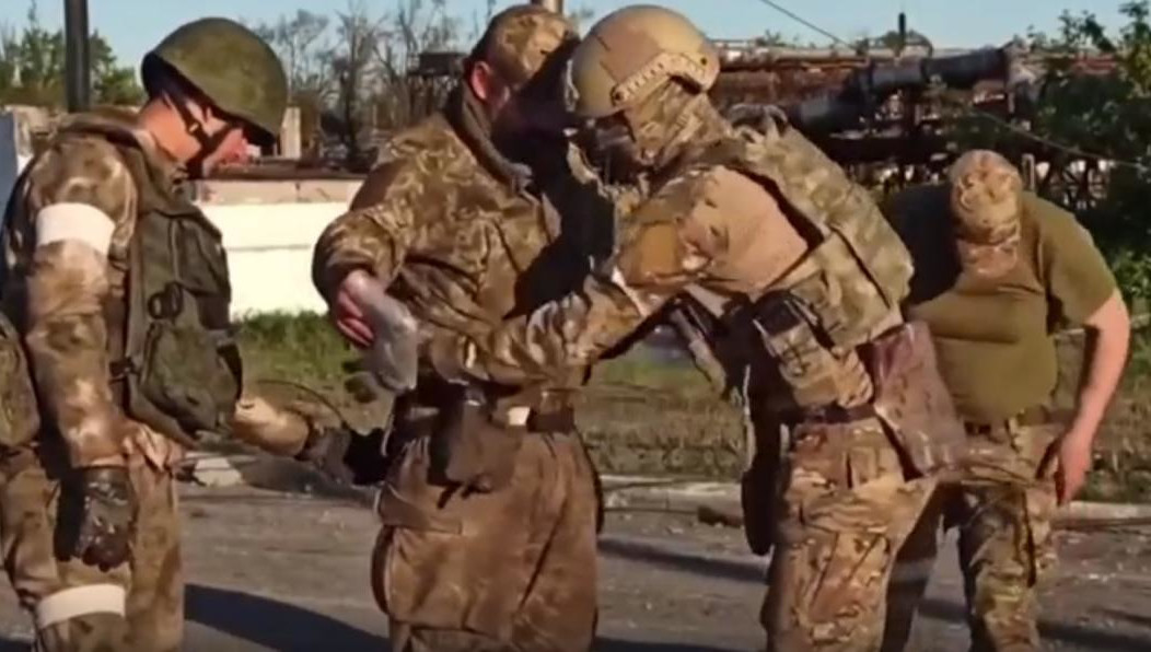 За последние сутки 265 боевиков сложили оружие и сдались.