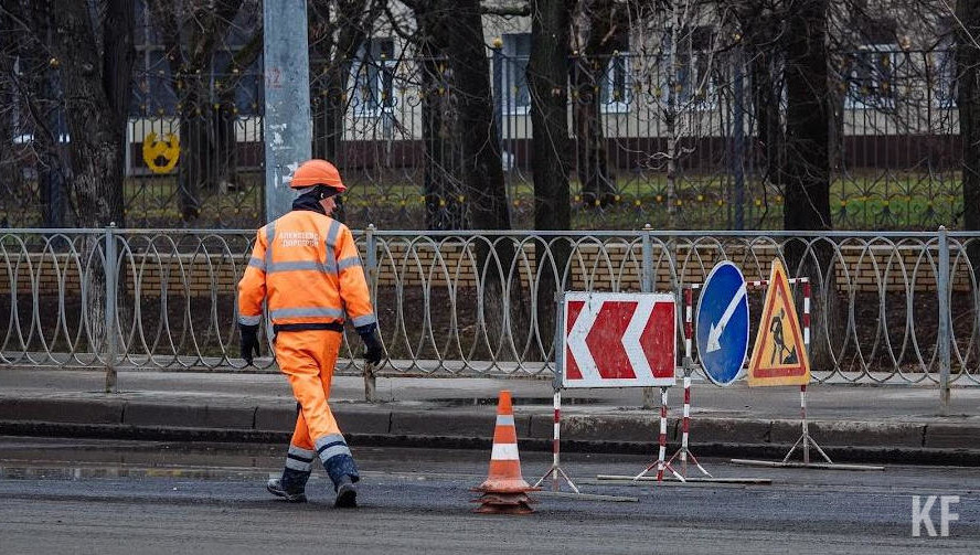 Всего же на дорожные работы в республике выделили 10