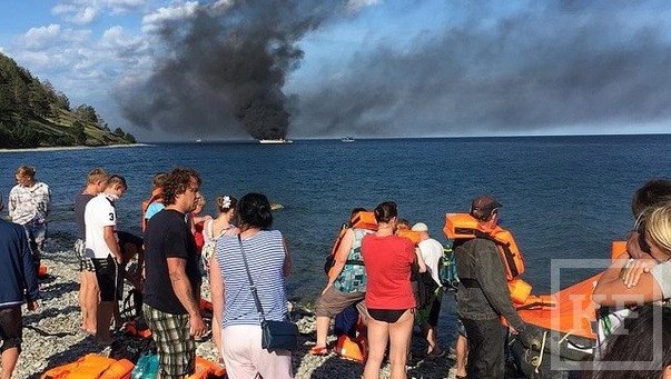 Спасатели потушили пожар на теплоходе «Баргузин» в Иркутской области