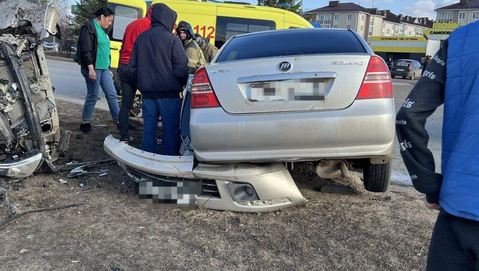 Также госпитализировали обоих водителей.