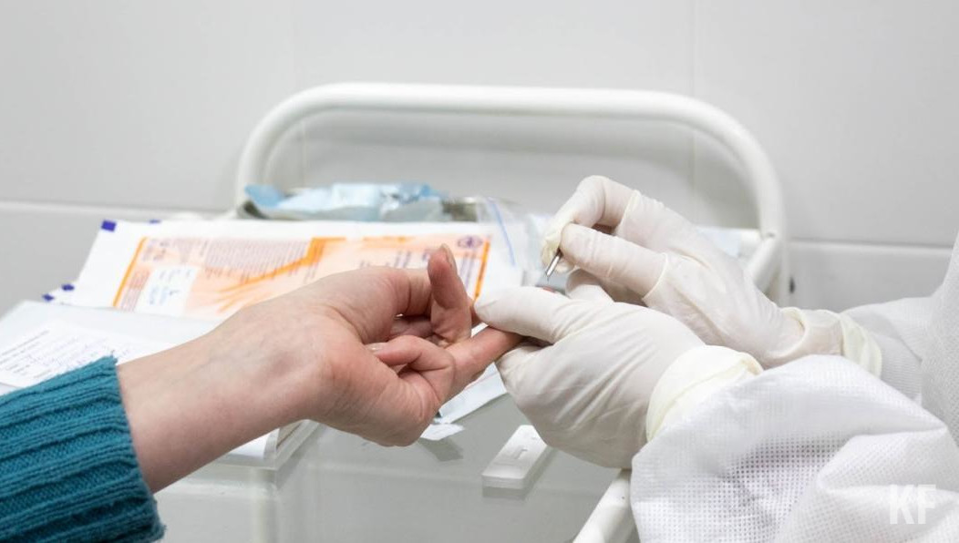 Из-за большого количества отдыхающих специалист посоветовал запастись лекарствами на случай вирусных респираторных инфекций и прочих заболеваний.