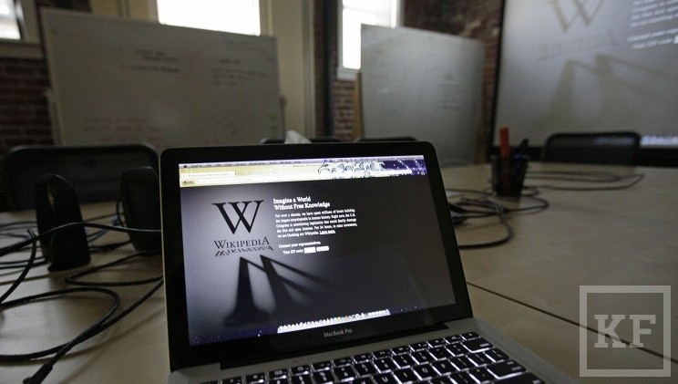 У большинства пользователей «Википедии» из России сервис не работает — к утру интернет-энциклопедию заблокировали. «Мобильная продолжает работать