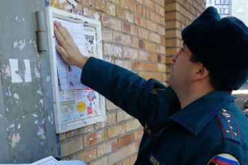 Инспекторы местного отдела надзорной деятельности МЧС РТ проводят профилактическую работу по пожарной безопасности.