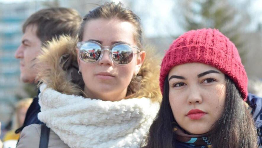 Наиль Магдеев после отравления нескольких человек в &laquo;Рокнроллах&raquo; призвал Роспотребнадзор внимательнее относиться к профилактической работе. Молодые горожане тем временем продолжают бежать из автограда