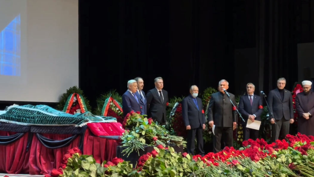 Президент Татарстана принял участие в церемонии прощания