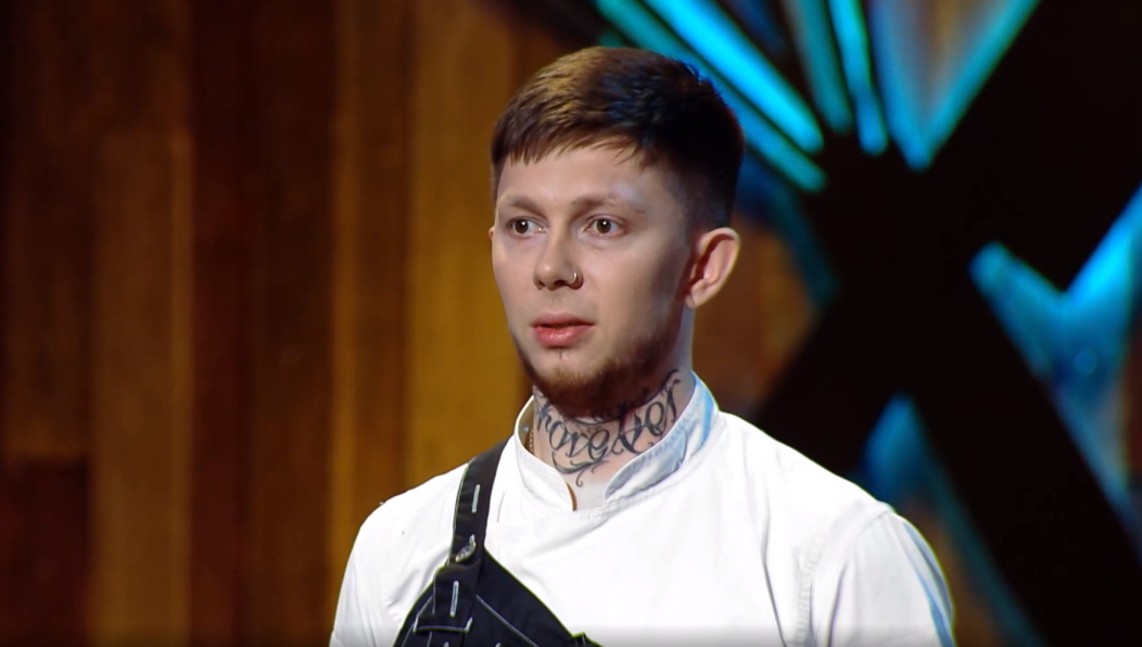 Станислав Василиев принес свиную вырезку в зеленой панировке с бруснично-имбирным соусом.