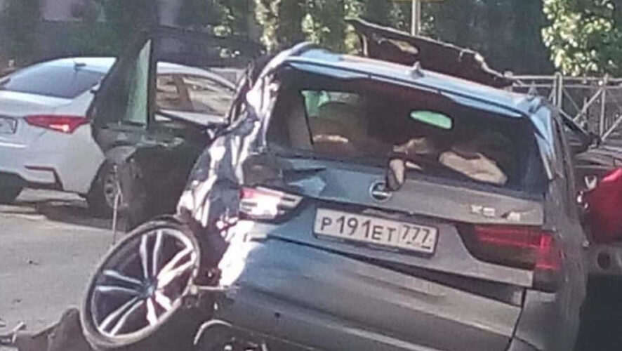 Авария произошла Лево-Булачной улице в Казани.