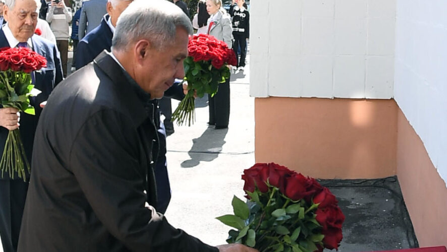 В церемонии также приняли участие Минтимер Шаймиев и Фарид Мухаметшин.