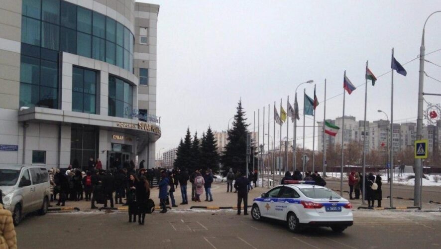Полицейские Казани не обнаружили в торговом центре «Сувар Плаза» каких-либо предметов