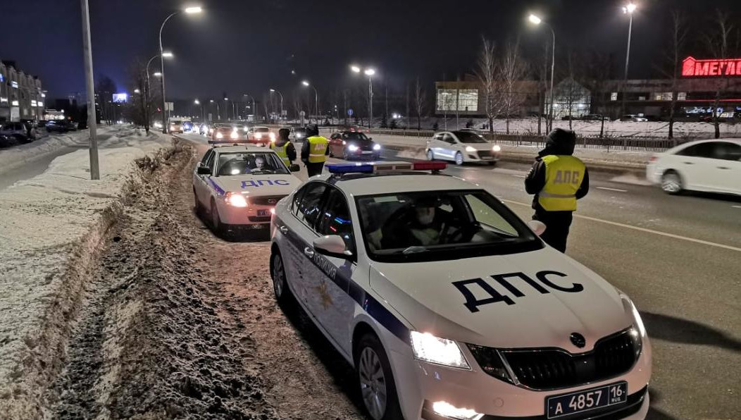 Также поймали двух водителей без прав.