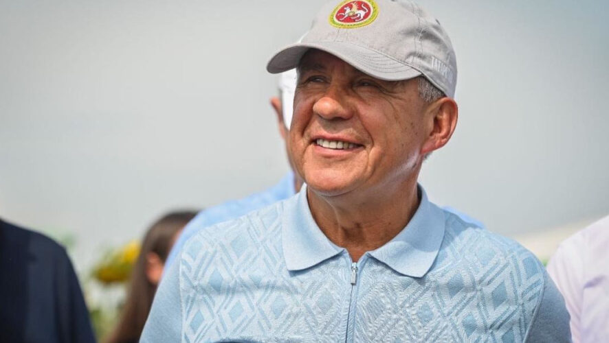 Глава Татарстана&nbsp;встретился с механизаторами