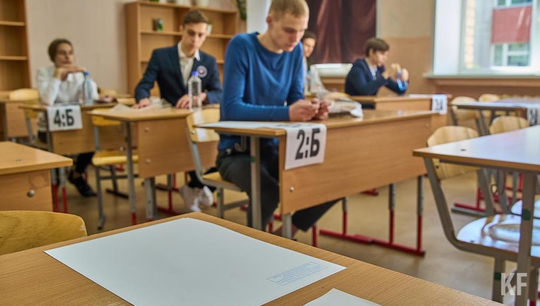 В республике с экзамена удалили ученика за списывание.