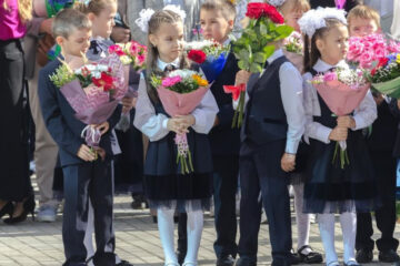 Расходы на школьные принадлежности и форму в городах-миллионниках России выросли на 20 процентов.