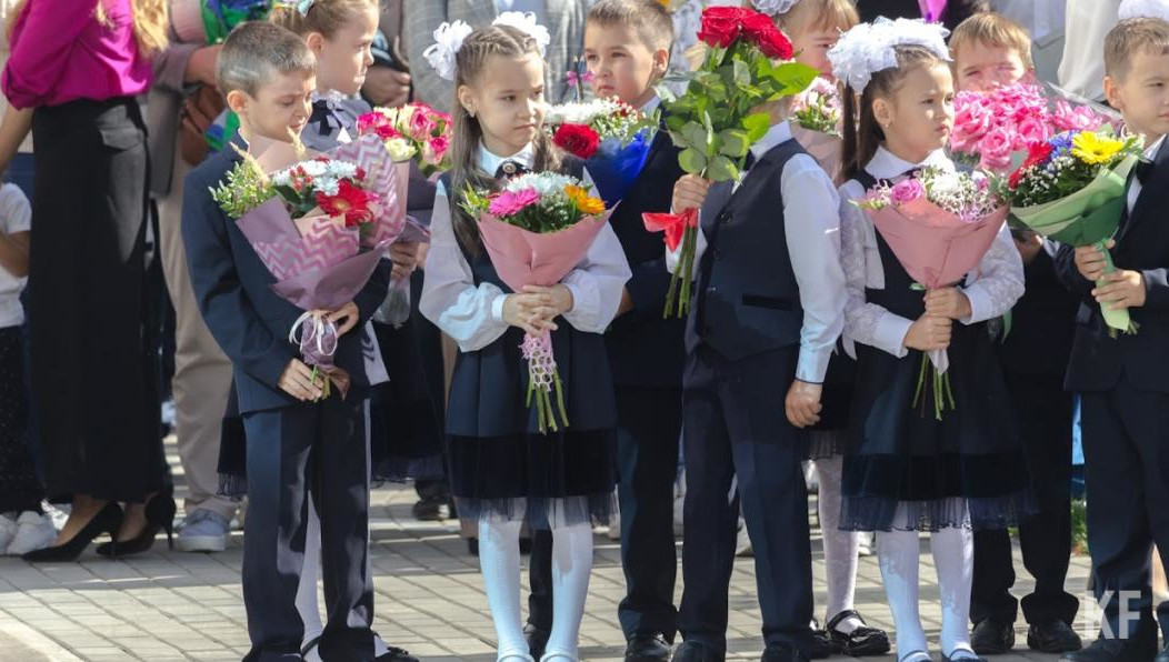 Расходы на школьные принадлежности и форму в городах-миллионниках России выросли на 20 процентов.