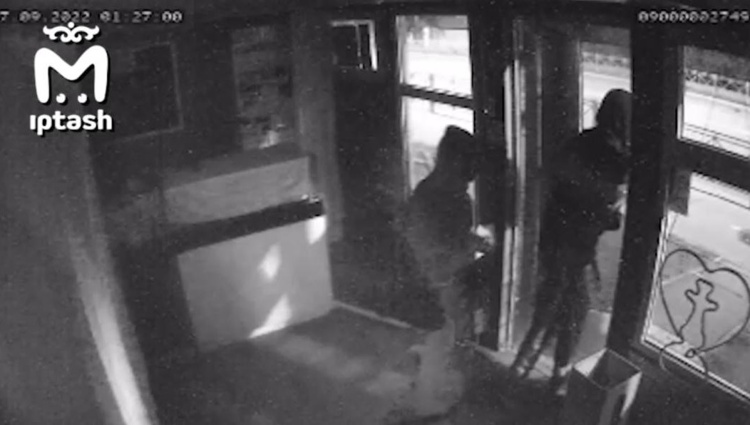 Воров ищет полиция.