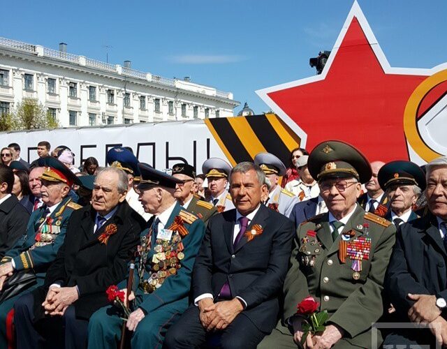 В Казани прошел военный парад
