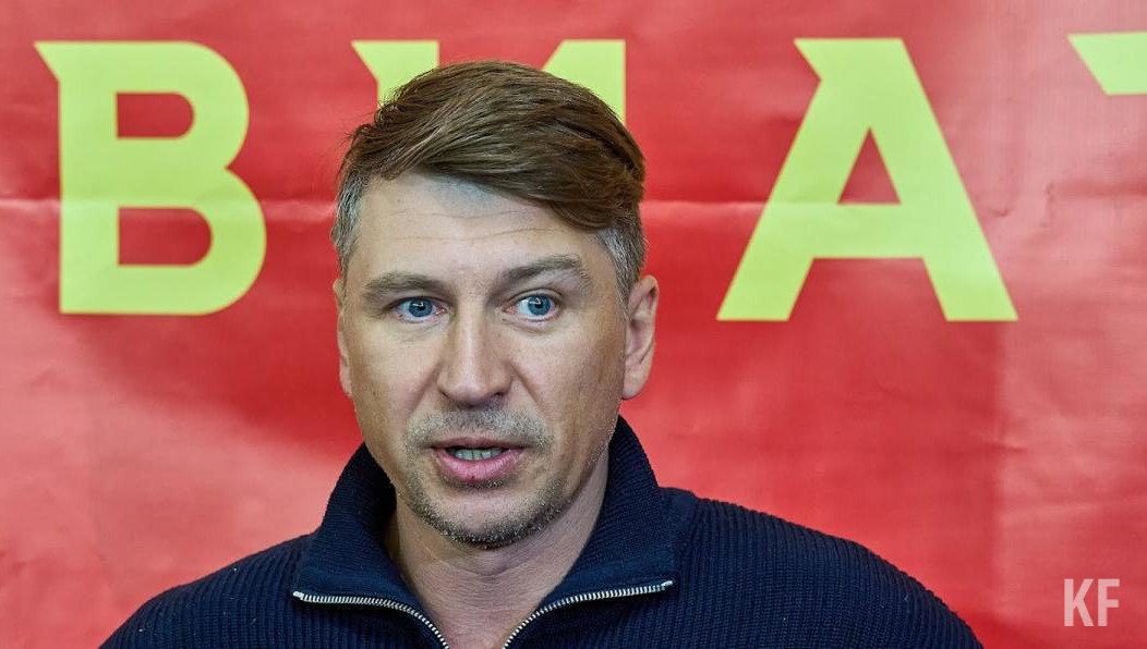 Олимпийский чемпион по фигурному катанию прилетел в столицу Татарстана.