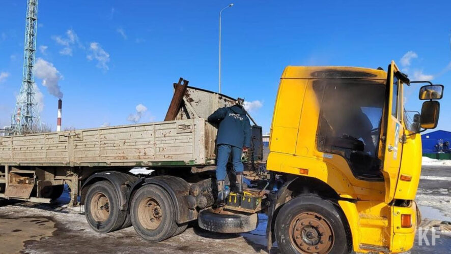 Пострадавших и погибших в результате возгорания нет.