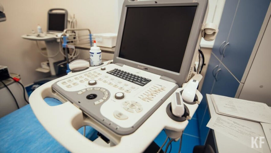 До этого в ЦРБ работали всего лишь два аппарата УЗИ (остальные изношены).