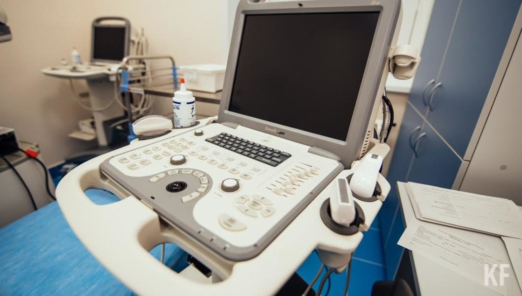До этого в ЦРБ работали всего лишь два аппарата УЗИ (остальные изношены).