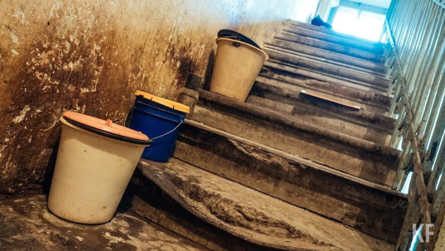 Собственники восьми квартир должны съехать добровольно в течение шести месяцев.