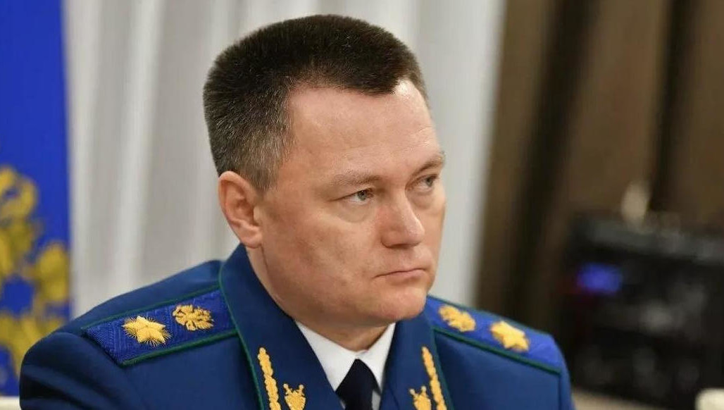 по его мнению