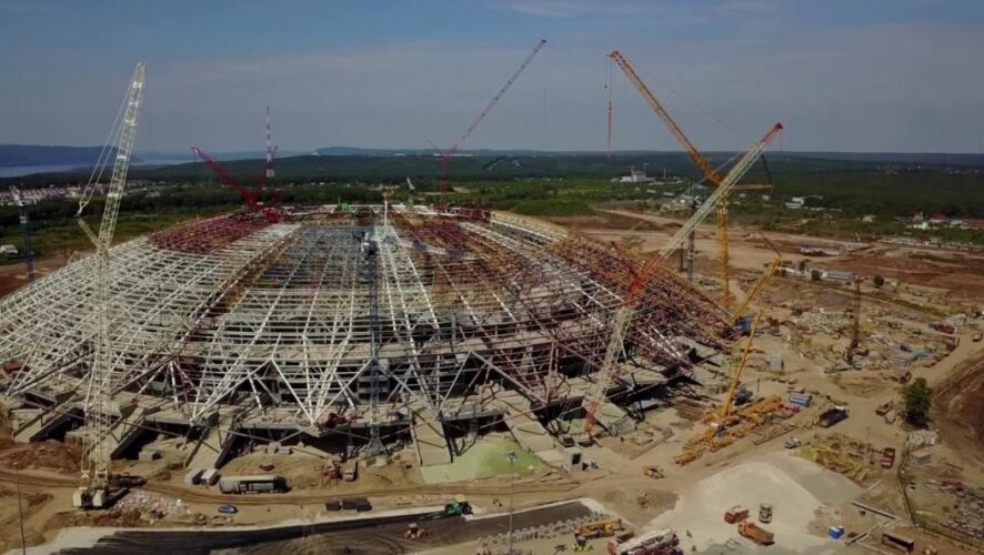 При проверке стройплощадки стадиона «Самара-Арена» вскрылись нарушения требований проектной документации. Из-за этого на застройщика – ПСО «Казань» – подали в суд