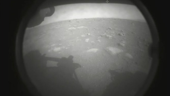 Марсоход будет искать следы жизни в кратере Езеро.