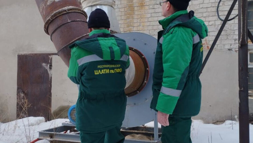 Горожане часто жаловались на загрязнение воздуха.