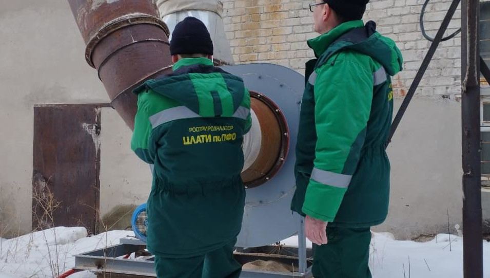 Горожане часто жаловались на загрязнение воздуха.