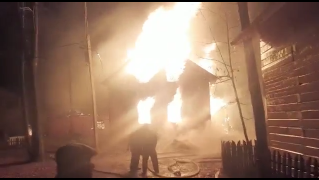 Причина пожара пока не установлена.