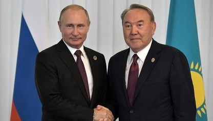 Ранее президент Казахстана объявил об уходе в отставку.