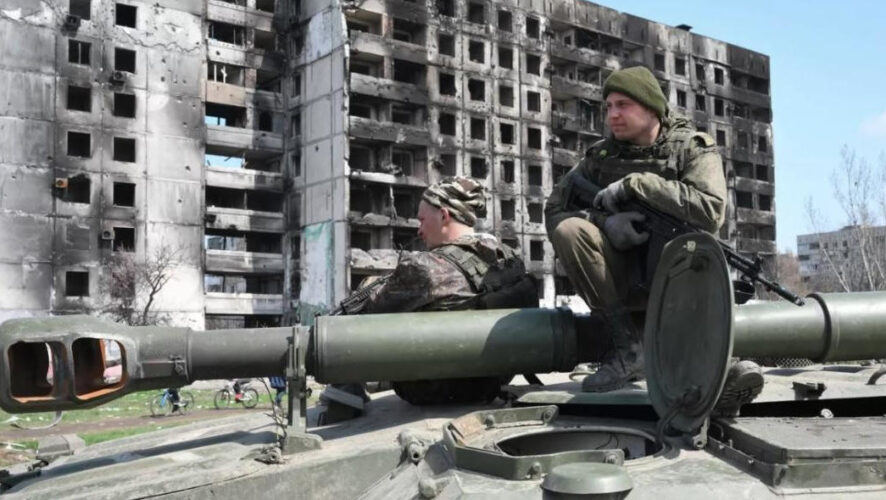 Сначала российским войскам нужно освободить Мариуполь и некоторые другие укрепленные районы в Донбассе.
