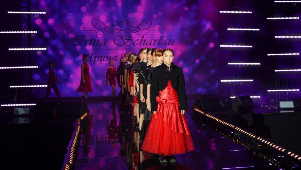 На сцене выступили Абрикоса