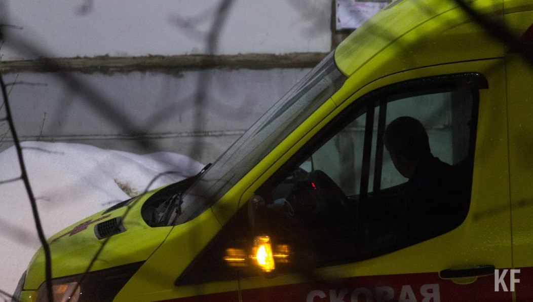 Девушка за рулем «Лады» не справилась с управлением.