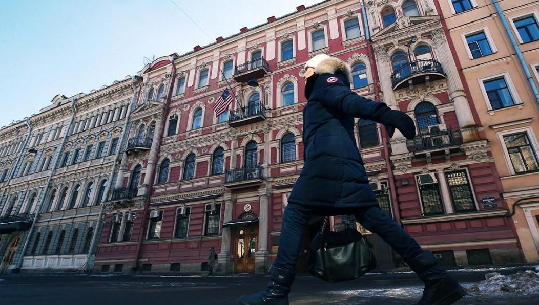 Москва высылает 60 дипломатов и закрывает американское консульство в Санкт-Петербурге. Об этом заявил глава МИД РФ Сергей Лавров