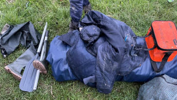 У мужчин нашли мешок с 203 особями ракообразных.