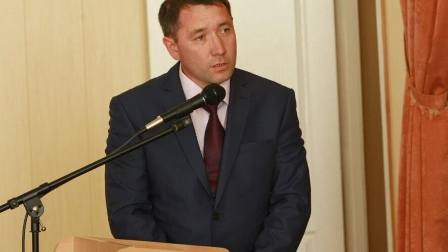 Глава Пестречинского муниципалитета Эдуард Дияров ушел в отставку по собственному желанию. Об этом стало известно на заседании Совета района.