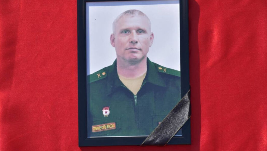 У солдата остались жена