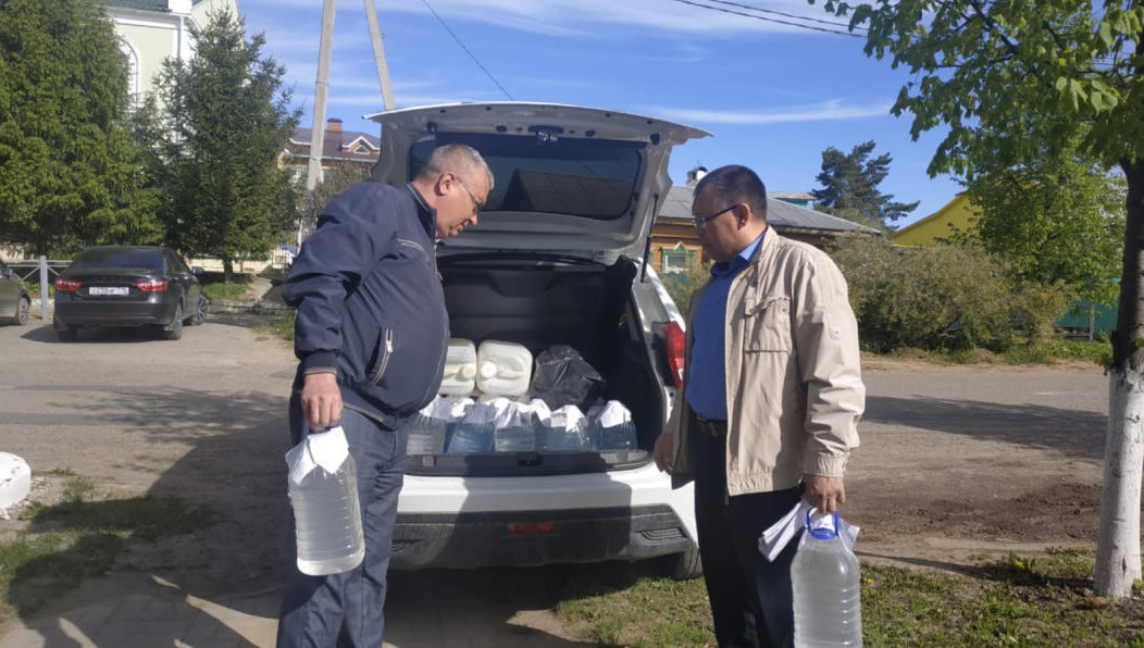 Реализовывался самогон из частного хозяйства.