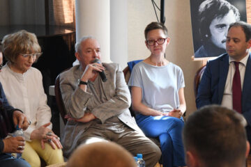 Участники фестиваля обсудили стиль Василия Аксенова в литературе.