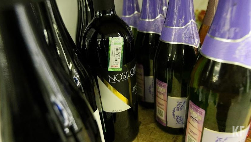 Больше всех вырастет в цене игристое вино - на 41 процент.