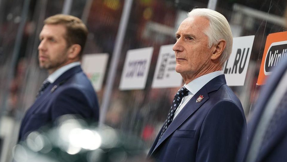 Главный тренер «Ак Барса» отказался отвечать на вопрос о своем будущем.