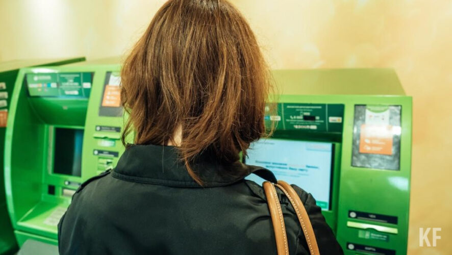 Мошенники обрабатывали жертву по телефону пять часов. Вразумил ее лишь подслушавший разговор муж.