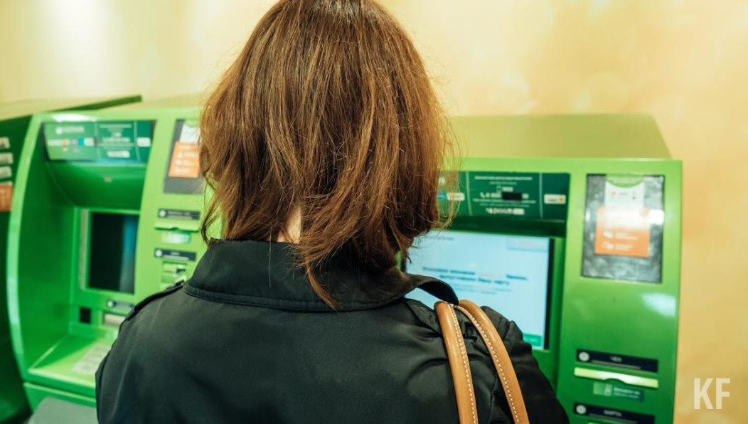 Мошенники обрабатывали жертву по телефону пять часов. Вразумил ее лишь подслушавший разговор муж.